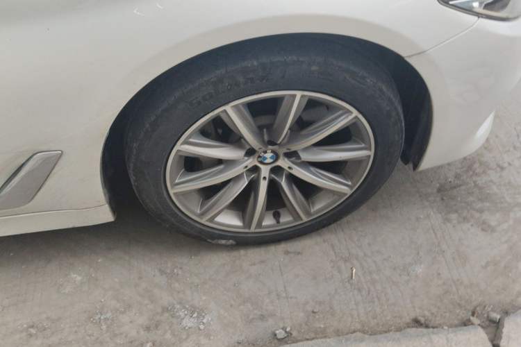 Used BMW 5 Series 2018 528Li Launch Special Edition Right Front Wheel Hub