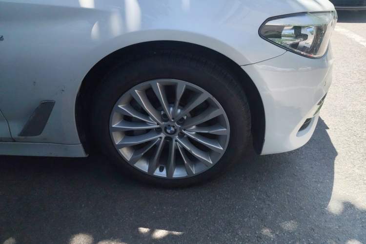 Used BMW 5 Series 2018 530Li xDrive Luxury Package Right Front Wheel Hub