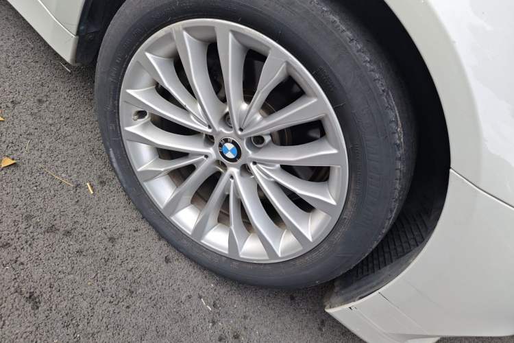 Used BMW 5 Series 2018 525Li Luxury Package Right Front Wheel Hub