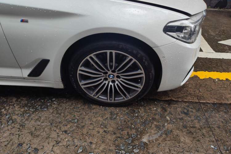Used BMW 5 Series 2018 Restyled 530Li Luxury Edition M Sport Package Right Front Wheel Hub