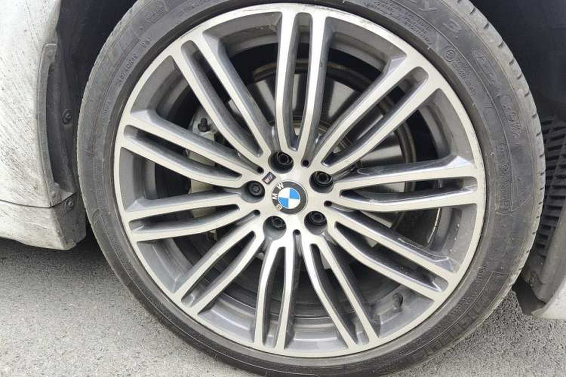 Used BMW 5 Series 2018 530Li Leading Model M Sport Package Right Front Wheel Hub