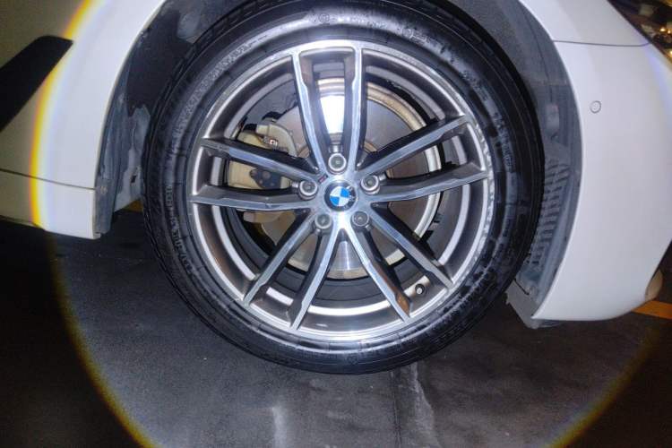 Used BMW 5 Series 2018 525Li M Sport Package Right Front Wheel Hub