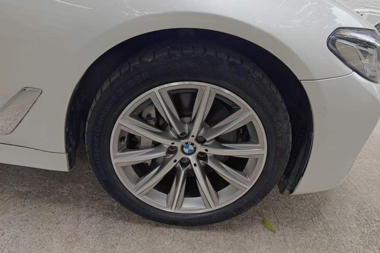 Used BMW 5 Series 2018 528Li Launch Special Edition Right Front Wheel Hub