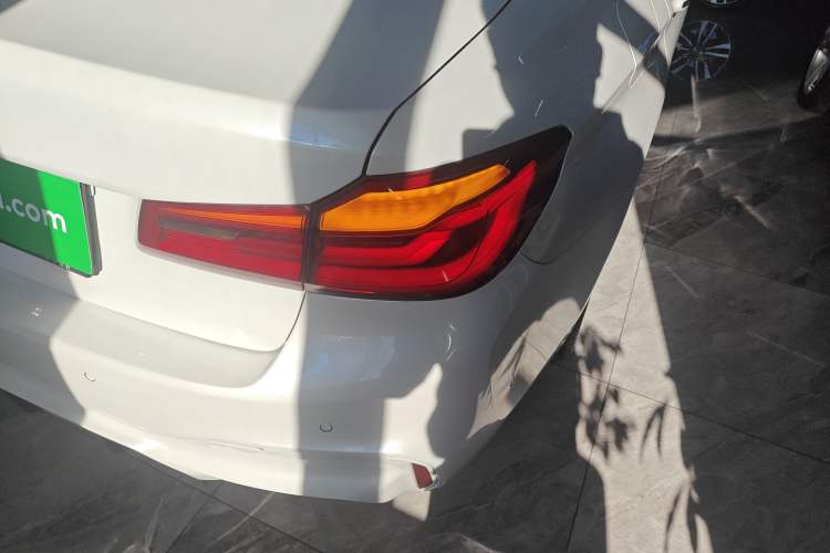 Used BMW 5 Series 2018 Facelifted 530Li xDrive M Sport Package Right Rear Taillight