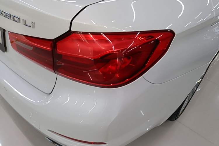 Used BMW 5 Series 2018 530Li Leading Edition Luxury Package Right Rear Taillight