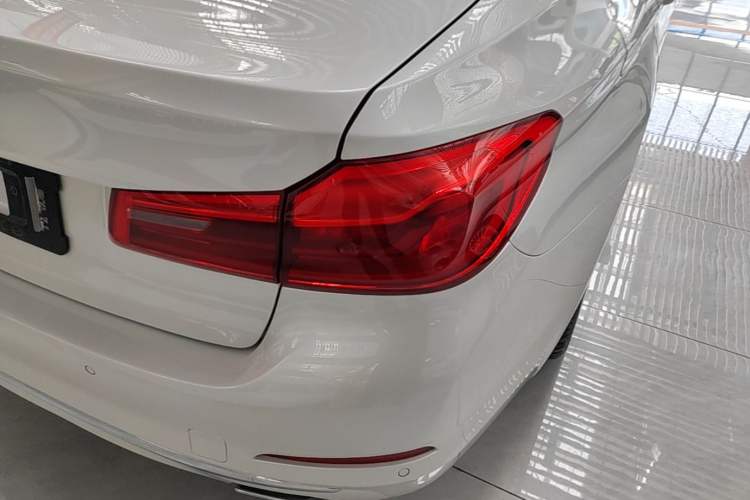 Used BMW 5 Series 2018 Revised Version 530Li Leading Edition Luxury Package Right Rear Taillight