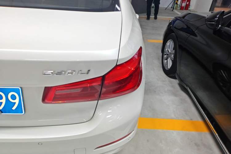 Used BMW 5 Series 2018 530Li Leading Edition Luxury Package Right Rear Taillight