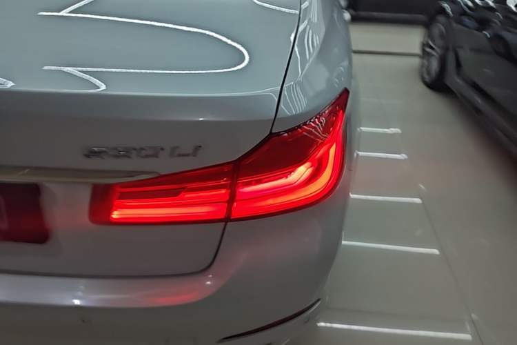 Used BMW 5 Series 2018 Revised Version 530Li Leading Edition Luxury Package Right Rear Taillight