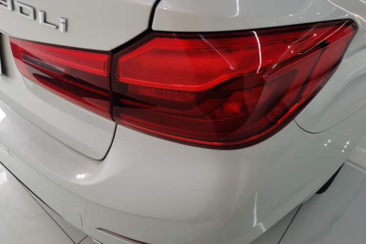 Used BMW 5 Series 2018 Revised Version 530Li Leading Edition Luxury Package Right Rear Taillight
