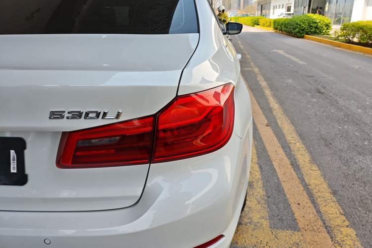 Used BMW 5 Series 2018 Revised Version 530Li Leading Edition Luxury Package Right Rear Taillight