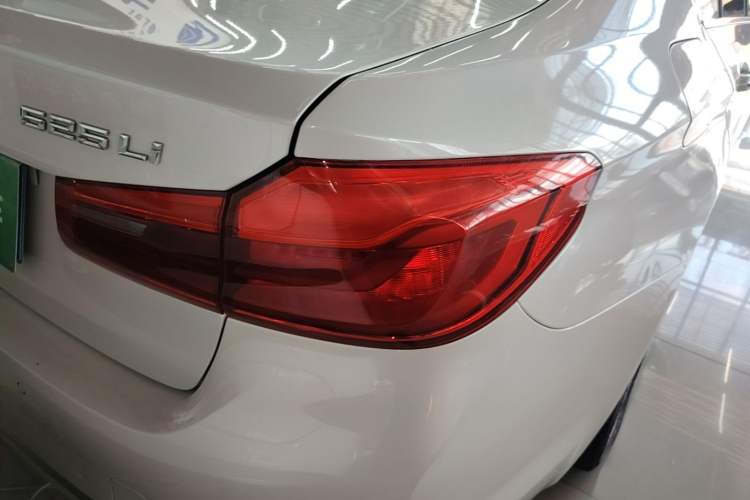 Used BMW 5 Series 2018 525Li Luxury Package Right Rear Taillight