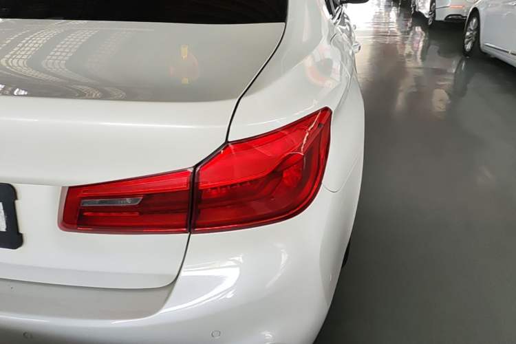 Used BMW 5 Series 2018 525Li M Sport Package Right Rear Taillight