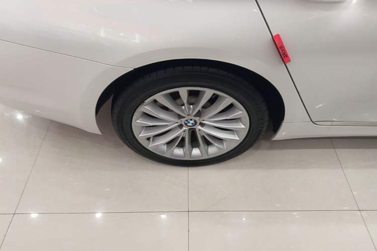 Used BMW 5 Series 2018 525Li Luxury Package Right Rear Wheel Hub