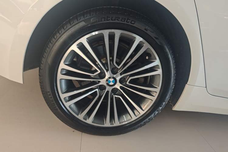 Used BMW 5 Series 2018 Facelifted 530Li Luxury Edition Premium Package Right Rear Wheel Hub