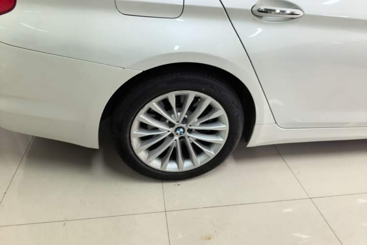 Used BMW 5 Series 2018 525Li Luxury Package Right Rear Wheel Hub