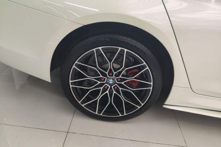 Used BMW 5 Series 2018 530Li Luxury Edition M Sport Package Right Rear Wheel Hub