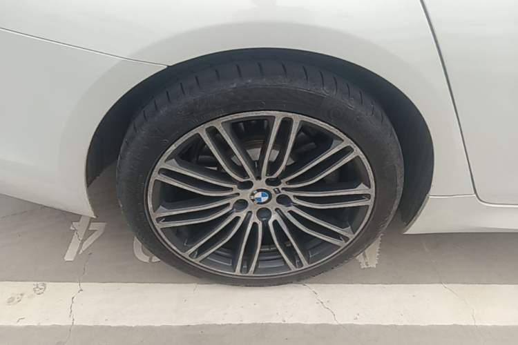 Used BMW 5 Series 2018 Restyled 530Li Leading Edition M Sport Package Right Rear Wheel Hub