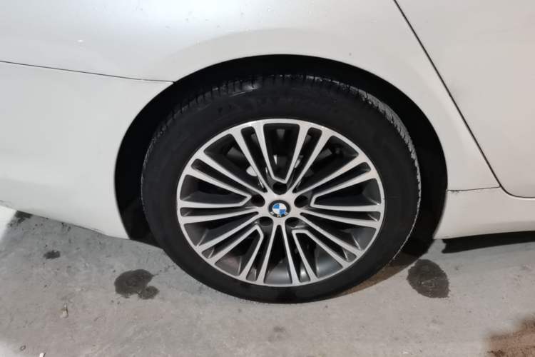 Used BMW 5 Series 2018 Facelifted 530Li Luxury Edition Premium Package Right Rear Wheel Hub