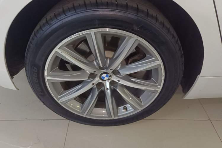 Used BMW 5 Series 2018 528Li Launch Special Edition Right Rear Wheel Hub