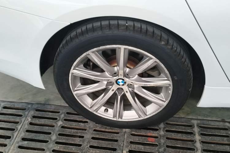 Used BMW 5 Series 2018 528Li Launch Special Edition Right Rear Wheel Hub