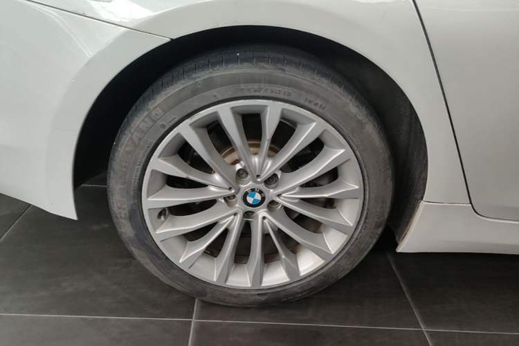 Used BMW 5 Series 2018 525Li Luxury Package Right Rear Wheel Hub