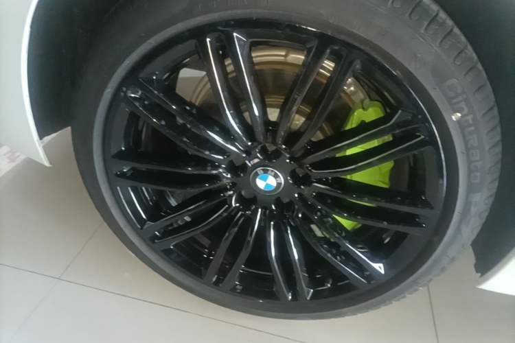 Used BMW 5 Series 2018 525Li M Sport Package Right Rear Wheel Hub