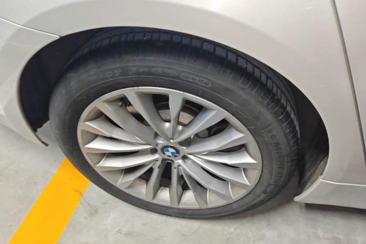 Used BMW 5 Series 2018 530Li Leading Edition Luxury Package Right Rear Wheel Hub