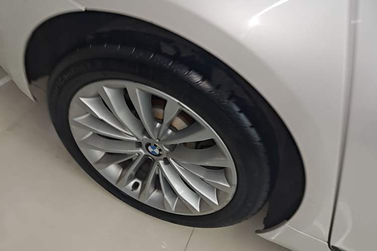 Used BMW 5 Series 2018 Revised Version 530Li Leading Edition Luxury Package Right Rear Wheel Hub