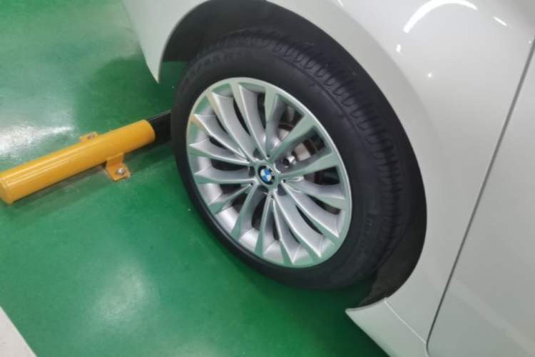 Used BMW 5 Series 2018 Revised Version 530Li Leading Edition Luxury Package Right Rear Wheel Hub