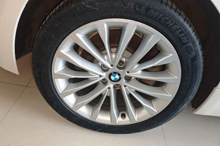 Used BMW 5 Series 2018 525Li Luxury Package Right Rear Wheel Hub
