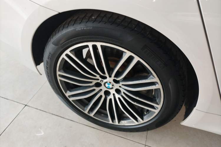 Used BMW 5 Series 2018 530Li xDrive M Sport Package Right Rear Wheel Hub