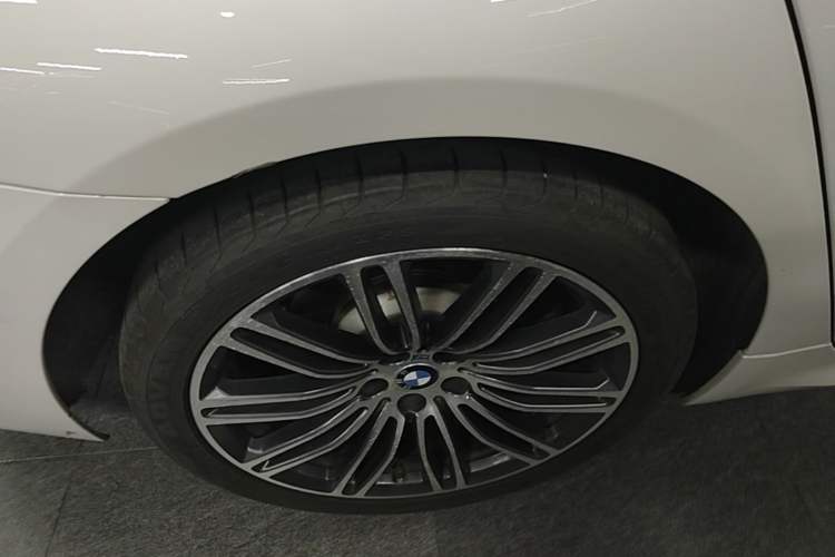 Used BMW 5 Series 2018 530Li Luxury Edition M Sport Package Right Rear Wheel Hub