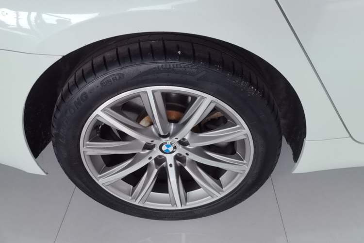 Used BMW 5 Series 2018 528Li Launch Special Edition Right Rear Wheel Hub