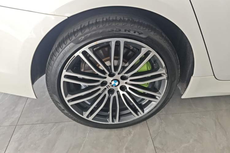 Used BMW 5 Series 2018 Restyled 530Li Leading Edition M Sport Package Right Rear Wheel Hub