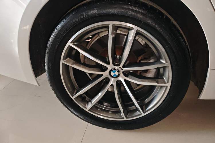 Used BMW 5 Series 2018 525Li M Sport Package Right Rear Wheel Hub