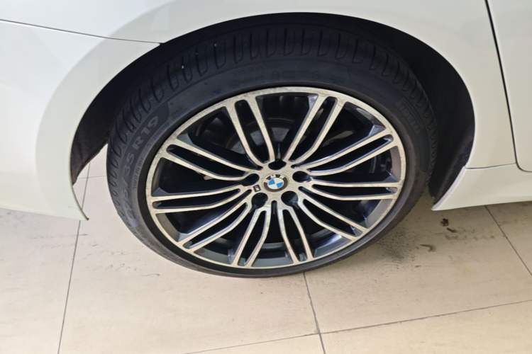 Used BMW 5 Series 2018 530Li Luxury Edition M Sport Package Right Rear Wheel Hub