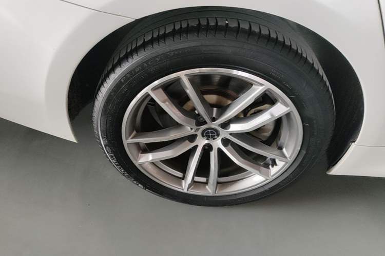 Used BMW 5 Series 2018 525Li M Sport Package Right Rear Wheel Hub