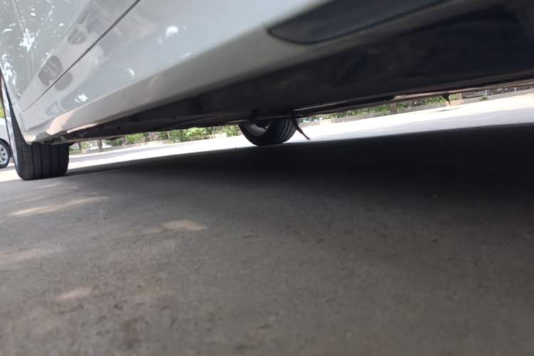 Used BMW 5 Series 2018 530Li Leading Edition Luxury Package Right Side Sill