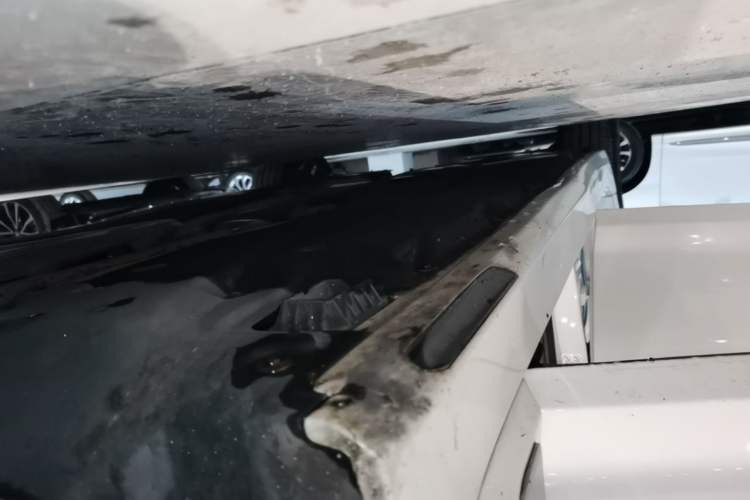 Used BMW 5 Series 2018 Facelifted 530Li Luxury Edition Premium Package Right Side Sill