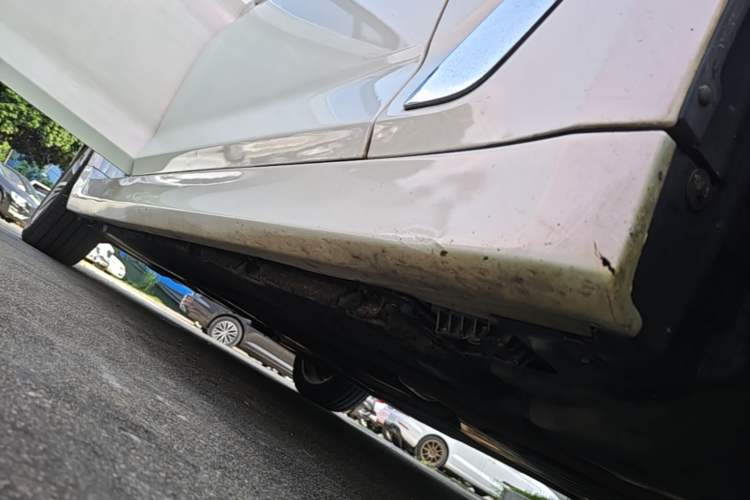 Used BMW 5 Series 2018 528Li Launch Special Edition Right Side Sill