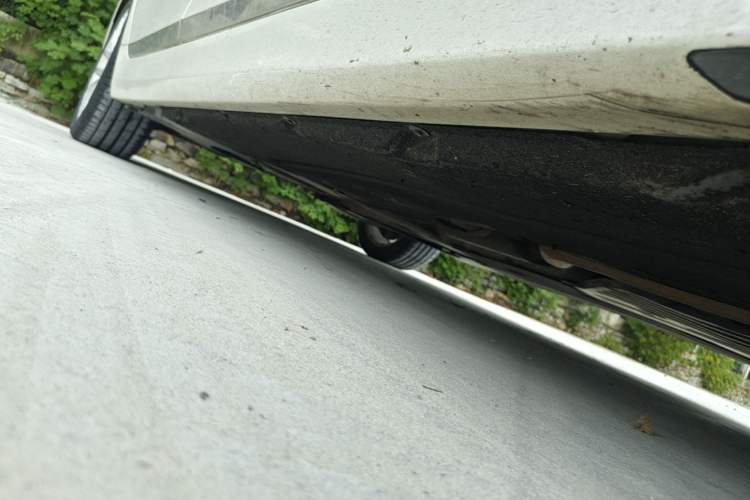 Used BMW 5 Series 2018 530Li Leading Edition Luxury Package Right Side Sill