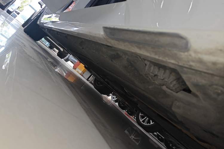 Used BMW 5 Series 2018 525Li Luxury Package Right Side Sill