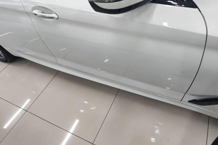 Used BMW 5 Series 2018 525i M Sport Package Right Side Sill