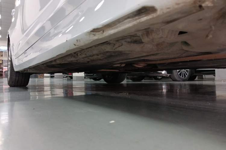 Used BMW 5 Series 2018 525Li Luxury Package Right Side Sill