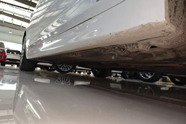 Used BMW 5 Series 2018 528Li Launch Special Edition Right Side Sill