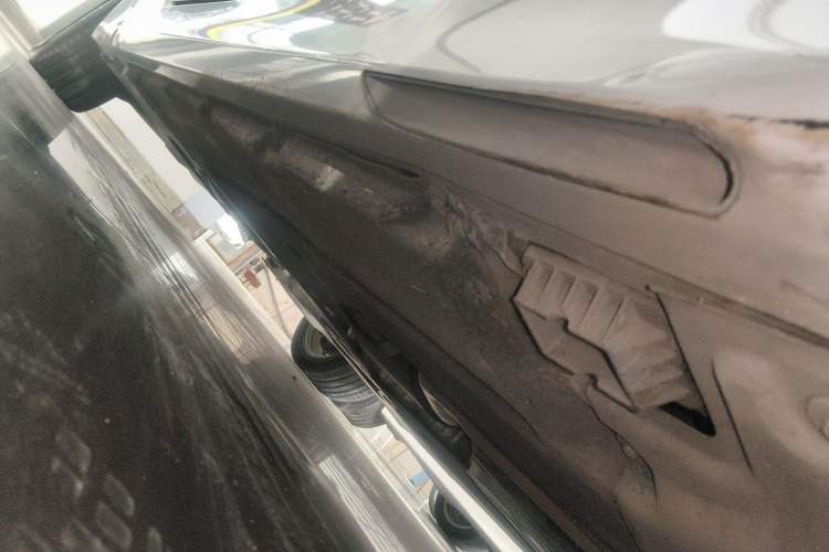 Used BMW 5 Series 2018 Revised Version 530Li Leading Edition Luxury Package Right Side Sill