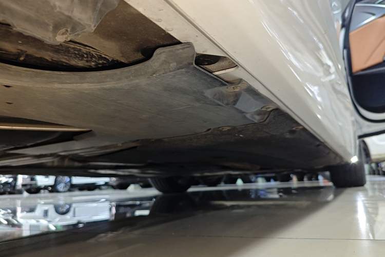 Used BMW 5 Series 2018 530Li Luxury Edition M Sport Package Right Side Sill