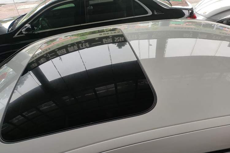 Used BMW 5 Series 2018 525Li Luxury Package Roof
