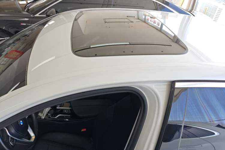 Used BMW 5 Series 2018 525Li Luxury Package Roof