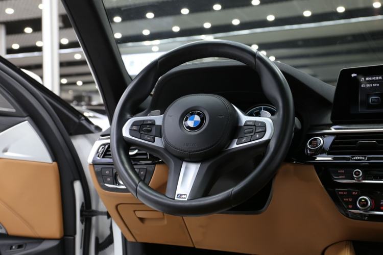 Used BMW 5 Series 2018 Restyled 530Li Luxury Edition M Sport Package Steering Wheel